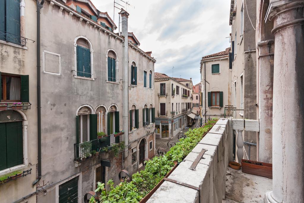 Appartamento Dei Frari Venedig Rum bild